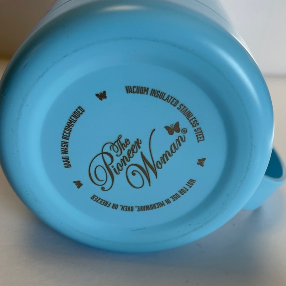 The Pioneer Woman Blue Floral Stainless Hot or Cold Cup With Handle 14 Ounce - Picture 6 of 6